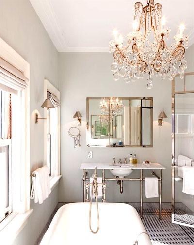chandelier_in_bathroom1