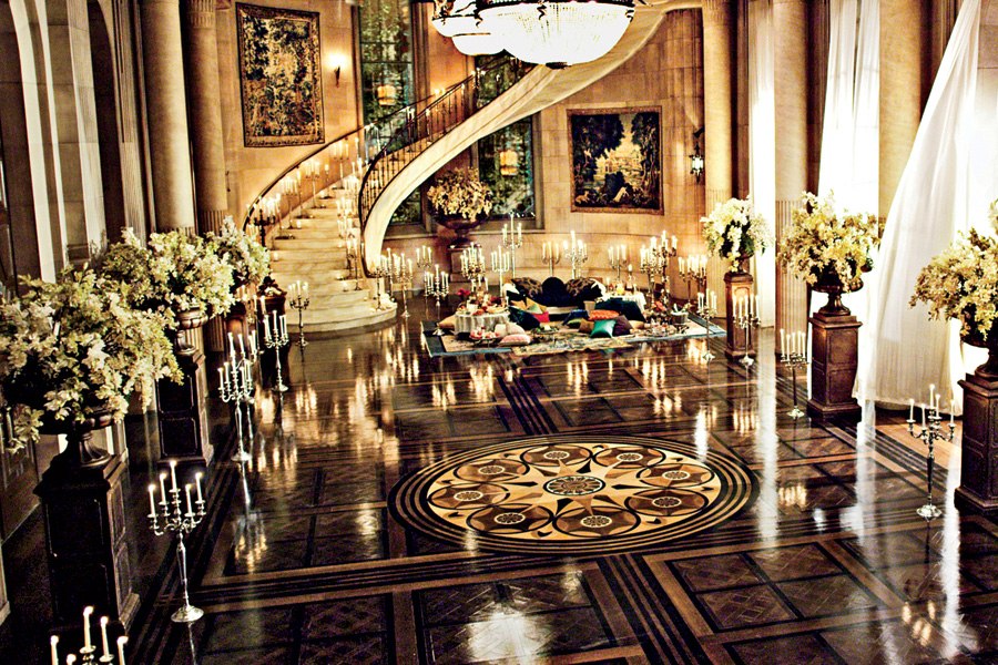 great-gatsby-movie-set-design-02-gatsby-mansion-ballroom
