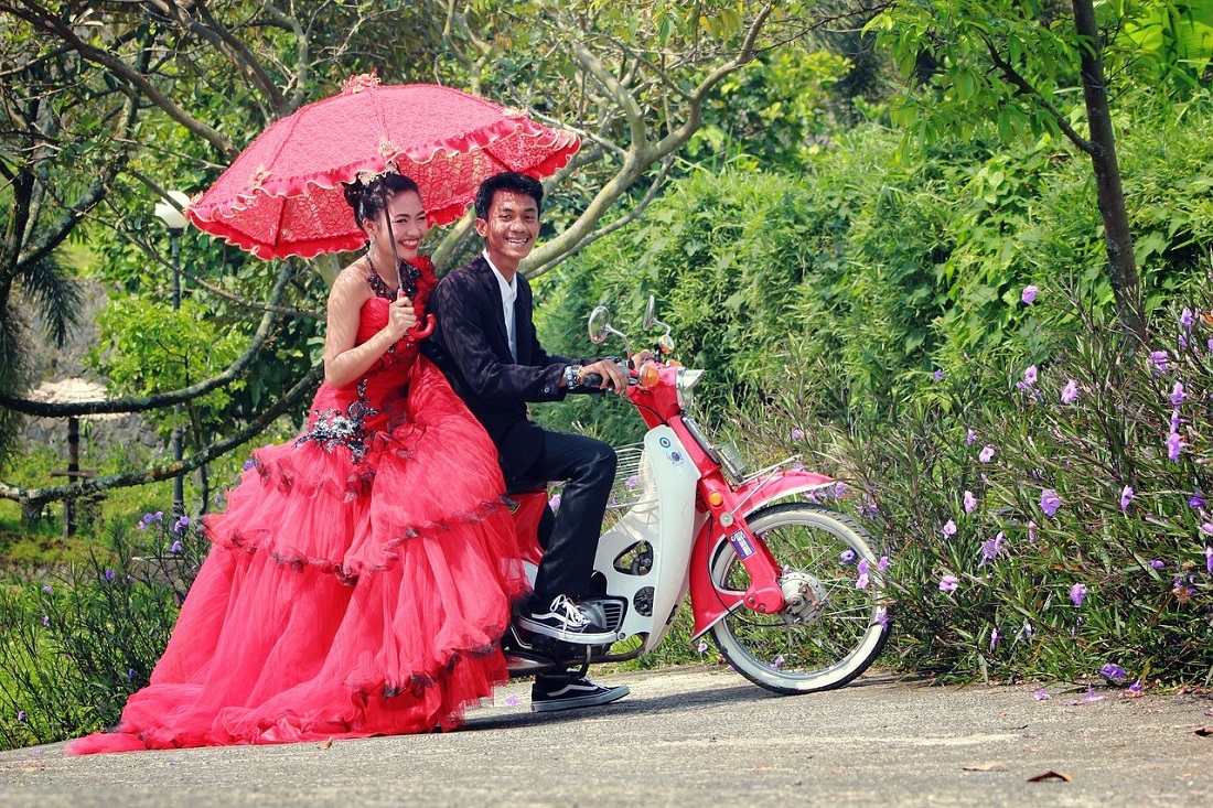 @projectfairytale: Ways to Personalize Your Wedding Day